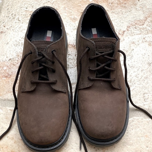 Tommy Hilfiger Brown leather Oxfords Boys Gavin Size 3.5 M Preppy school casual - Picture 2 of 8